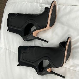 Beautiful cut out black bootie! So hot!! High gorgeous heels!!